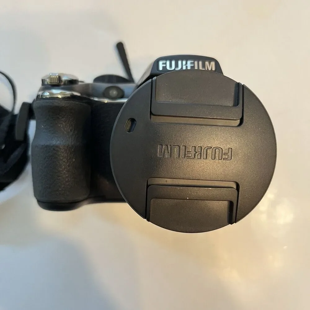 Fujifilm FinePix S4500 Compact Digital Bridge Camera 14MP CCD 30x Zoom